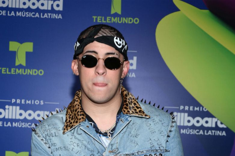 Bad Bunny Enciende Las Redes Con Candente Foto