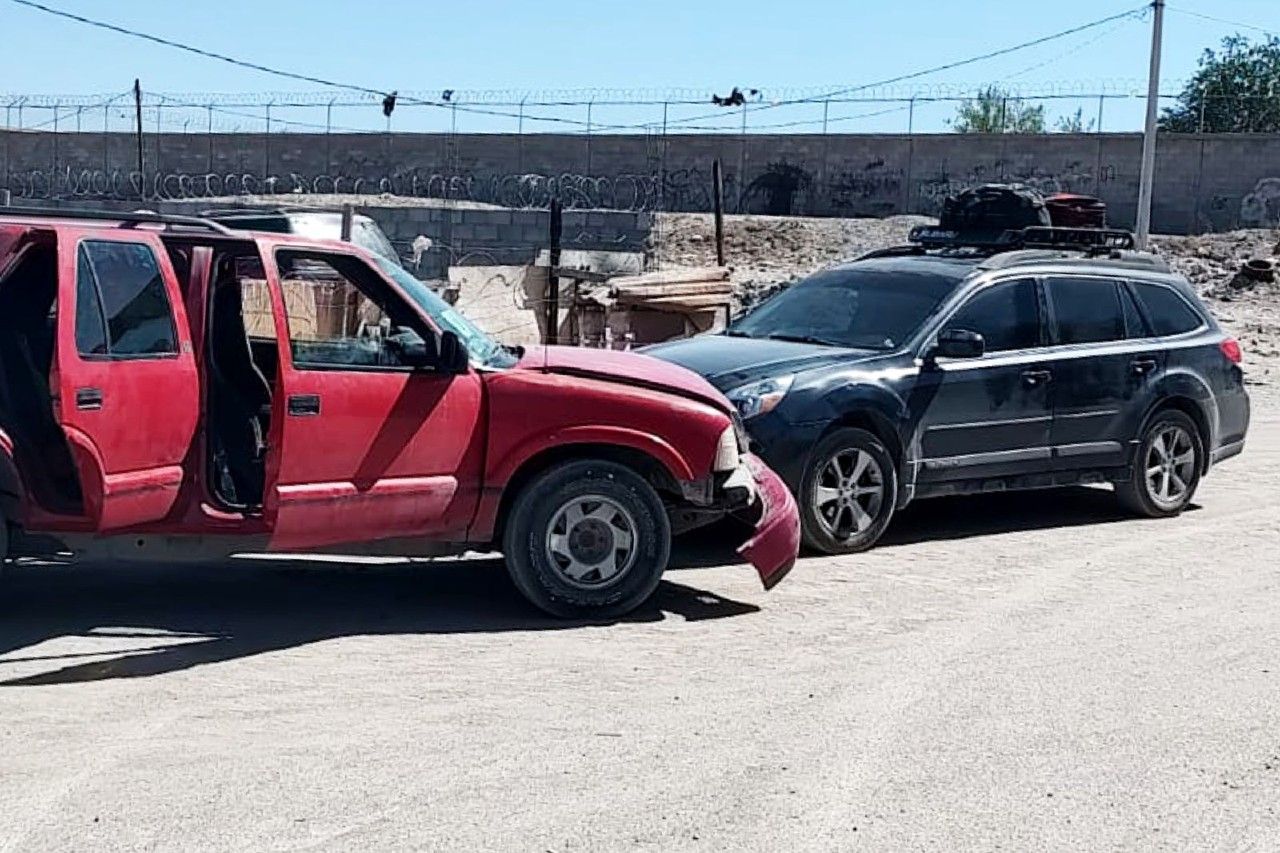 Se Impacta De Frente Contra Camioneta En El Sauzal