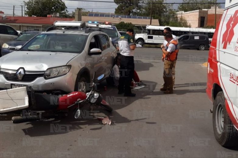 Choca Contra Motociclista En Estacionamiento