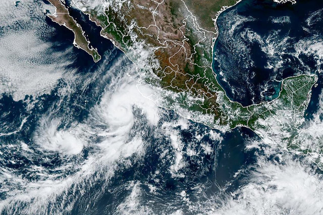 El huracán Orlene se dirige a costas de México