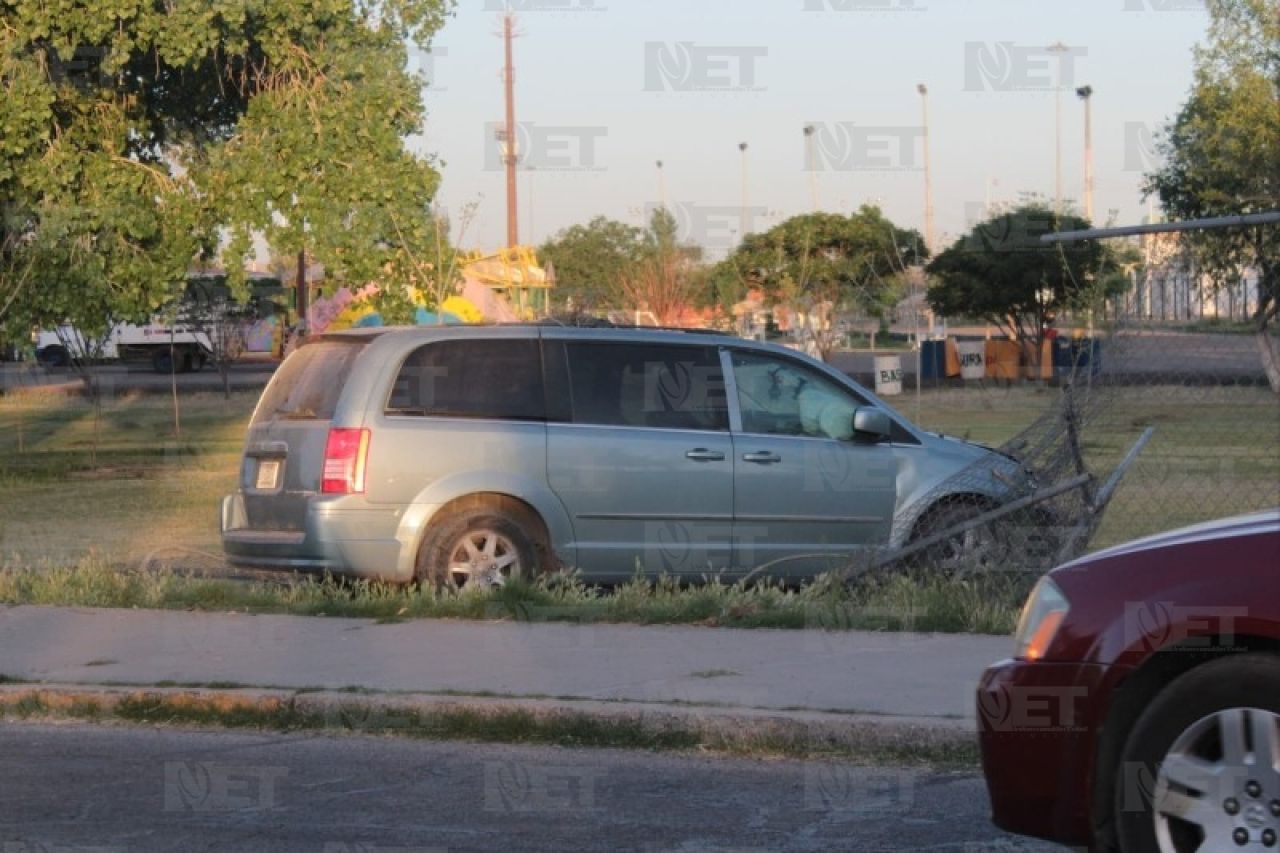 Se Queda Dormido Al Volante Y Choca Contra Poste En El Chamizal