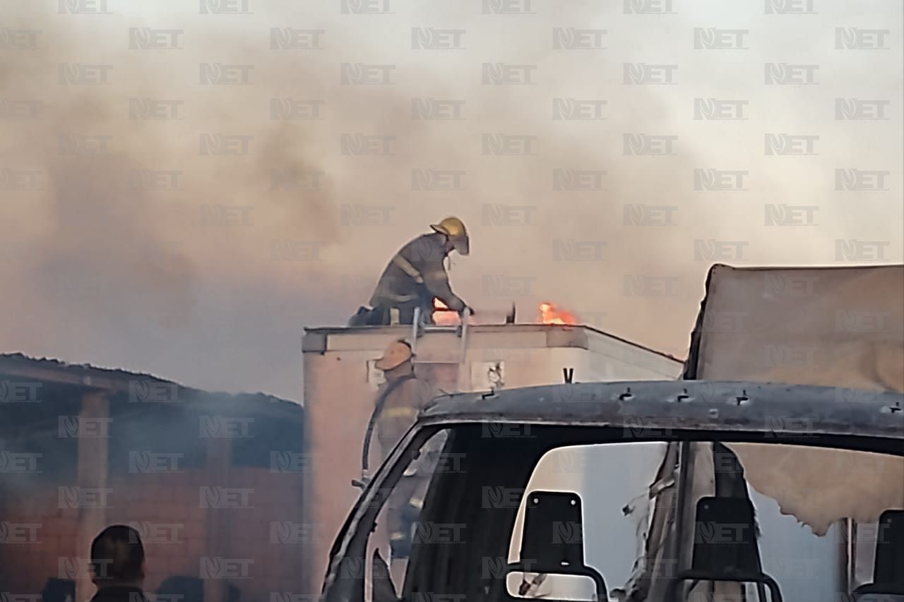 Se incendia recicladora en el Kilómetro 20