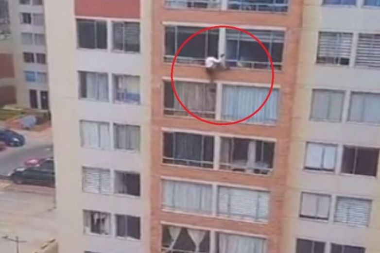 Video Mujer Se Arroja De Edificio Durante Sismo En Colombia