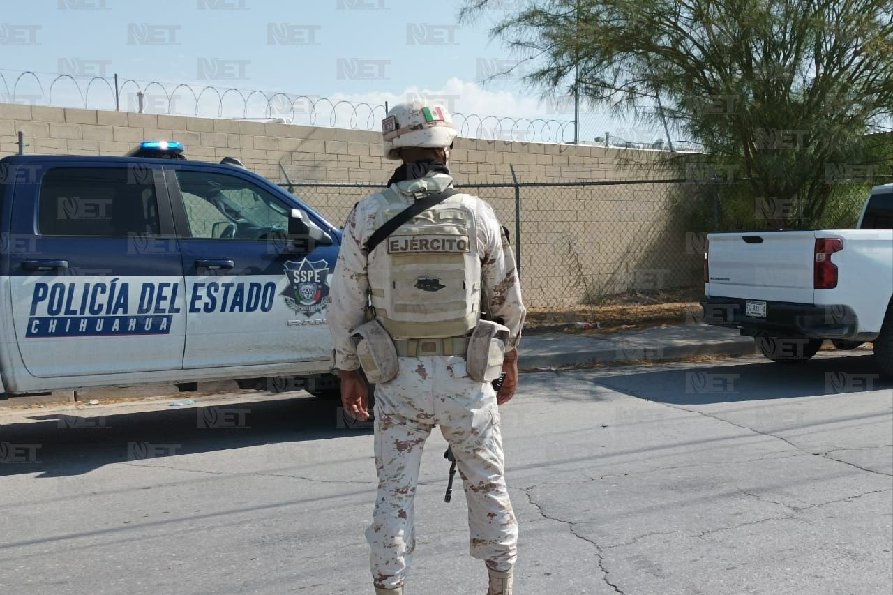 Ultiman A Hombre Dentro De Su Casa