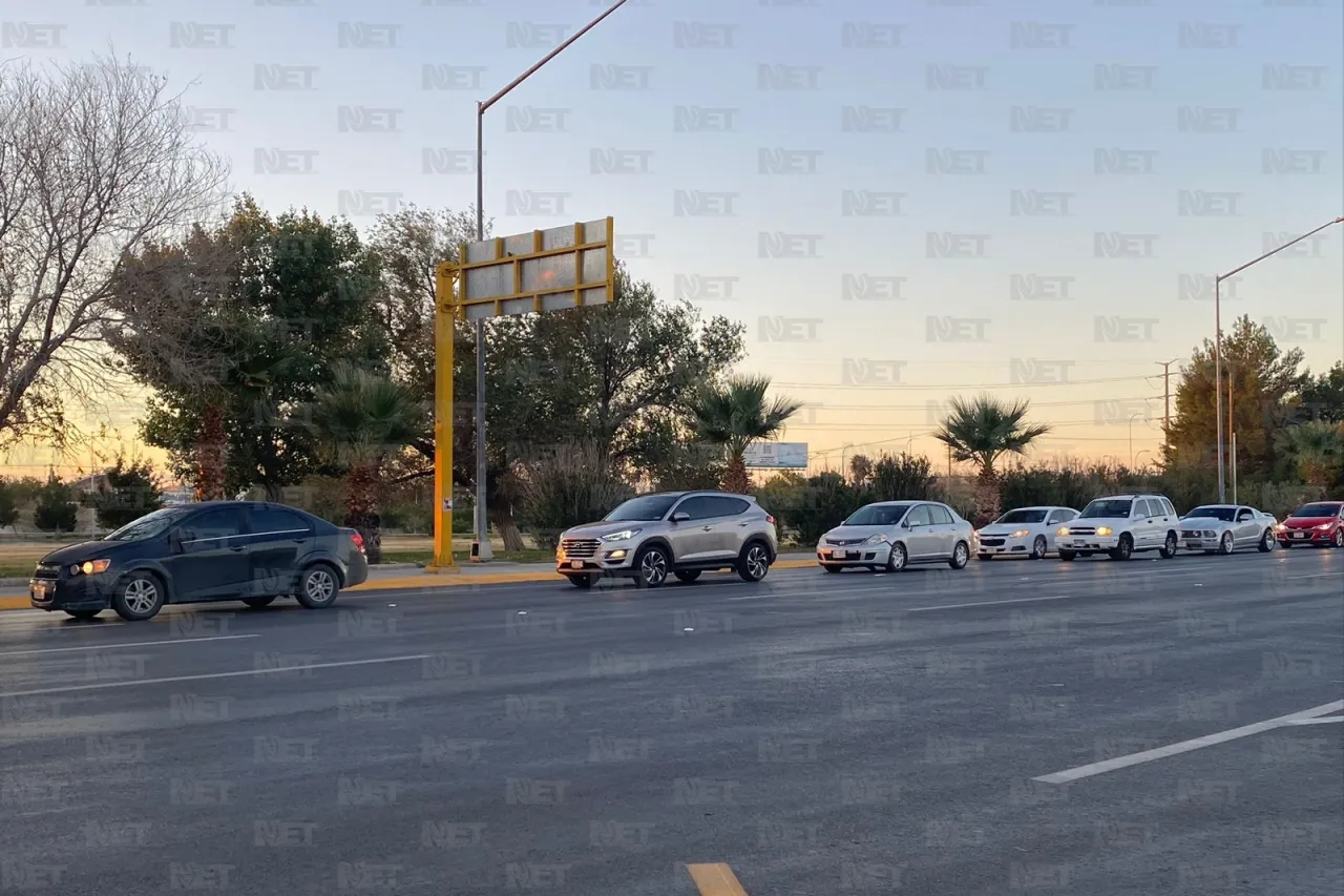 Filas De 40 Minutos Para Cruzar A El Paso