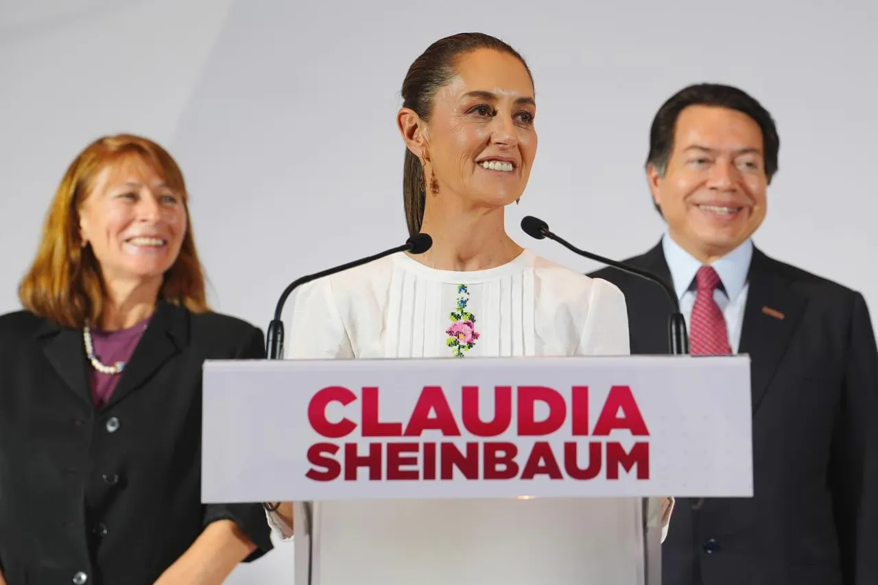 Presenta Sheinbaum a su equipo de campaña