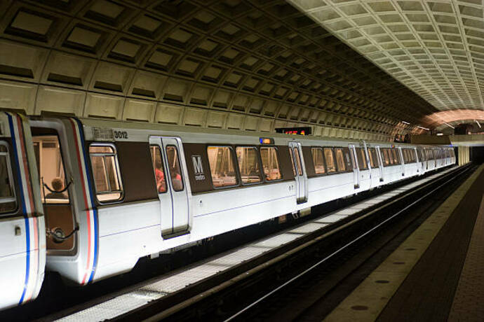 Se descarrila tren del Metro de Washington - Internacional