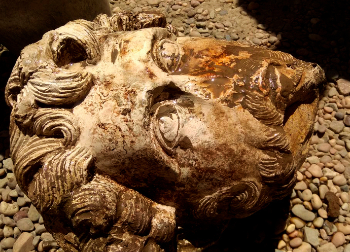Arqueólogos descubren busto de Marco Aurelio en Egipto