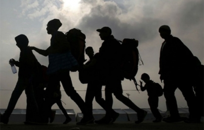 Evacuarán a refugiados en Libia