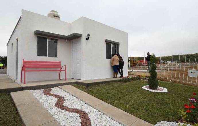 Construyen 180 casas térmicas para familias de bajos recursos en Parral