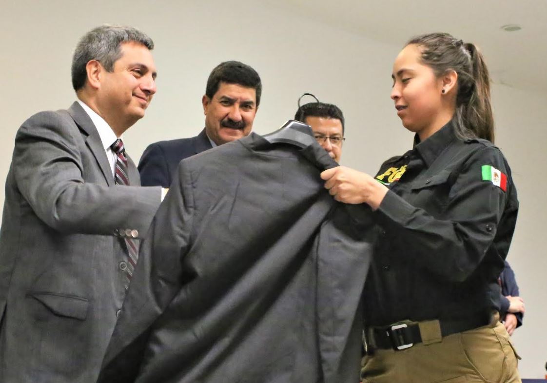 Entrega Corral Uniformes A Agentes De La Fiscalía 3705