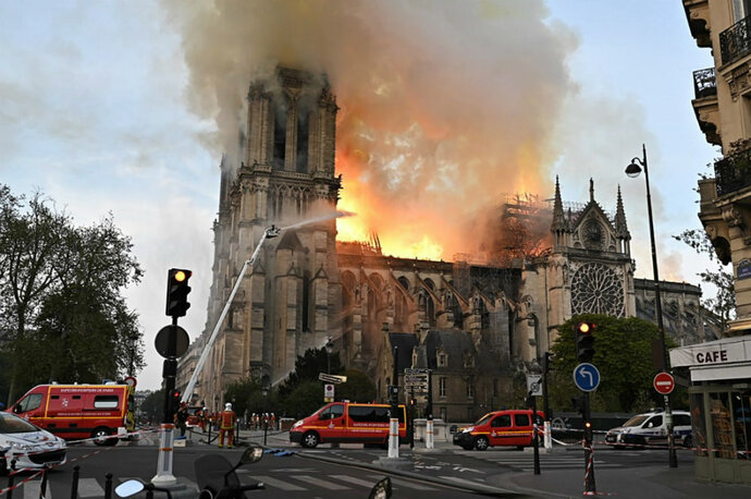 Dueños de Louis Vuitton donarán 200 mde para Notre Dame - Internacional