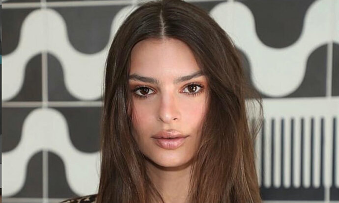 ¡Sin nada! Protesta Emily Ratajkowski contra ley antiaborto
