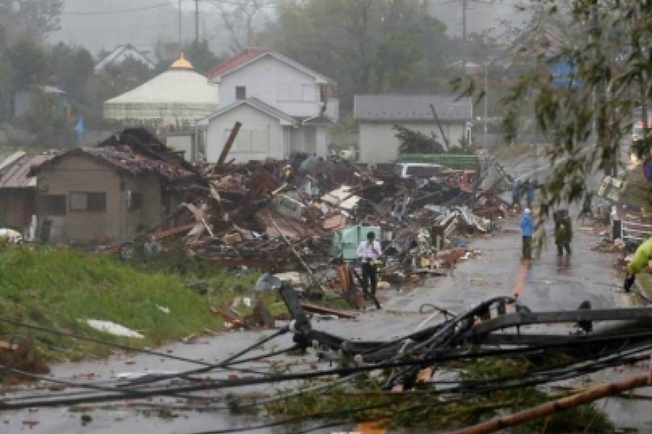 Deja  tifón 73 muertos y daños incalculables en Japón