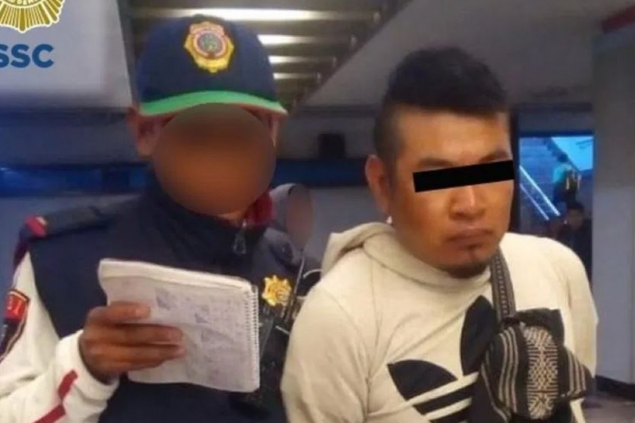 Lo arrestan por masturbarse en Metro y eyacular sobre mujeres
