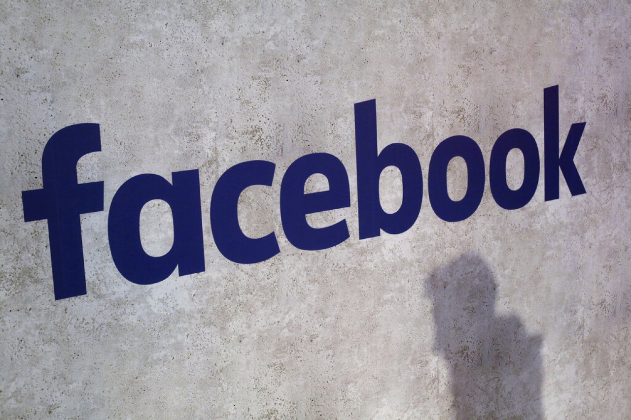 Caen acciones de Facebook por reportes de medida contra apps