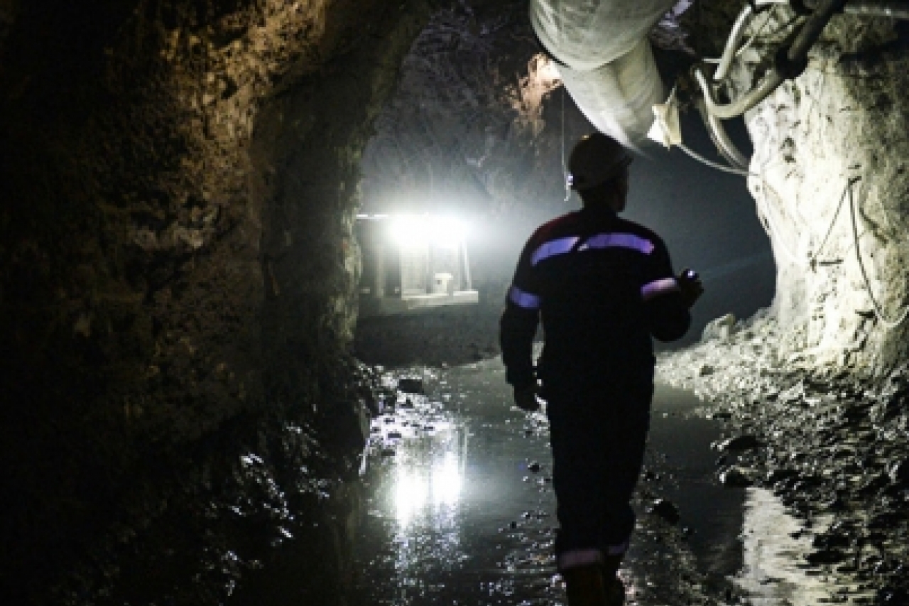 Rescatan a mineros atrapados tras una explosión en Alemania