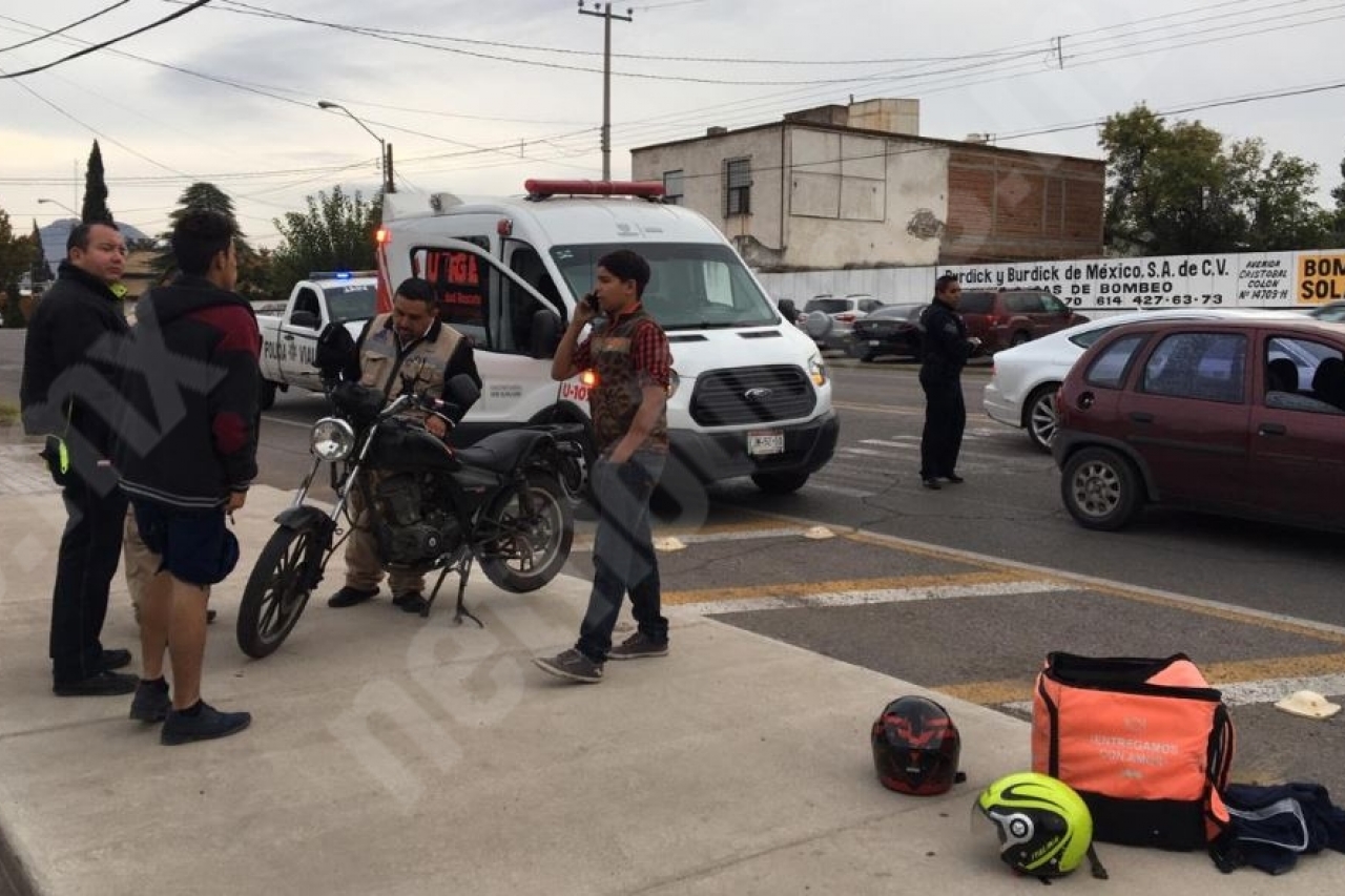 Choca motociclista contra auto en San Felipe 