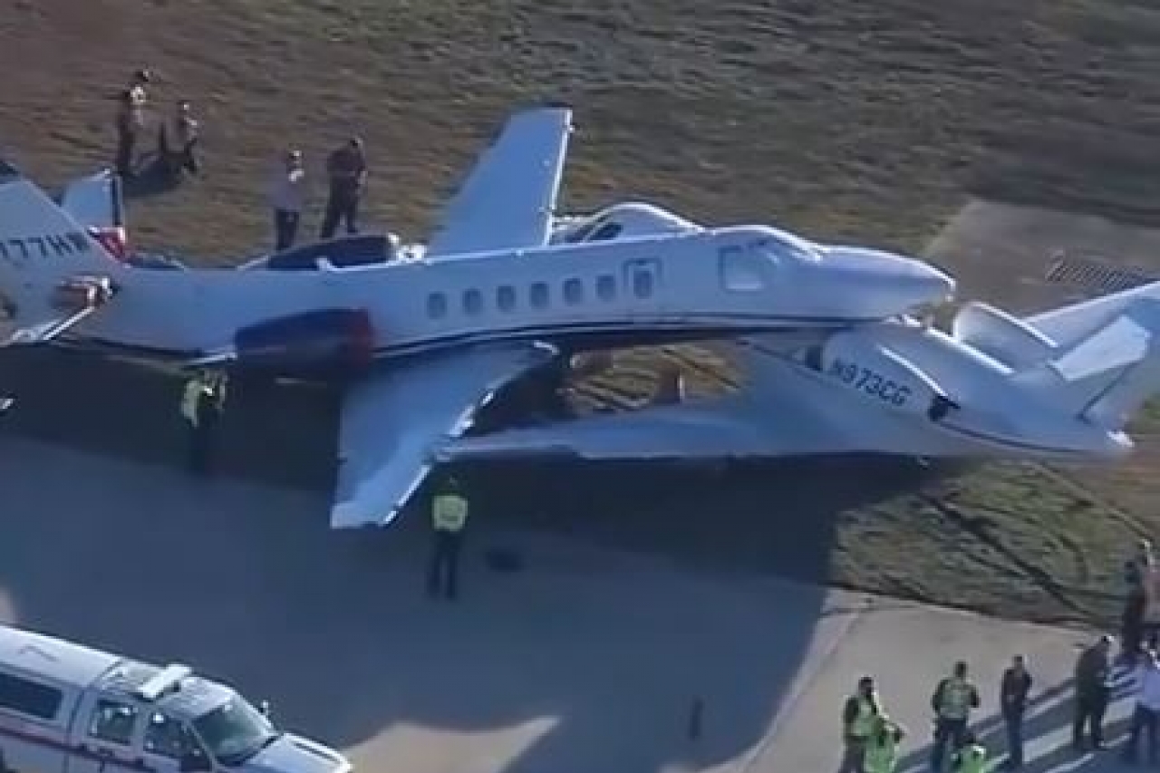 Chocan dos aviones en aeropuerto de San Antonio