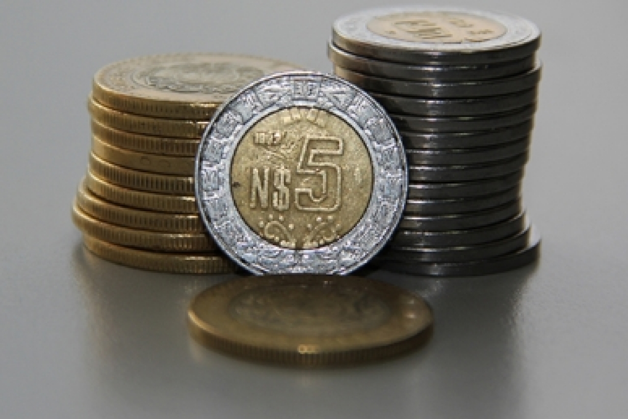 Da Condusef tips para detectar monedas falsas