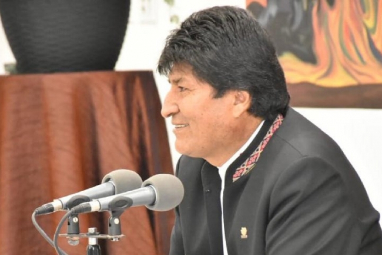 Obtiene Evo Morales su CURP