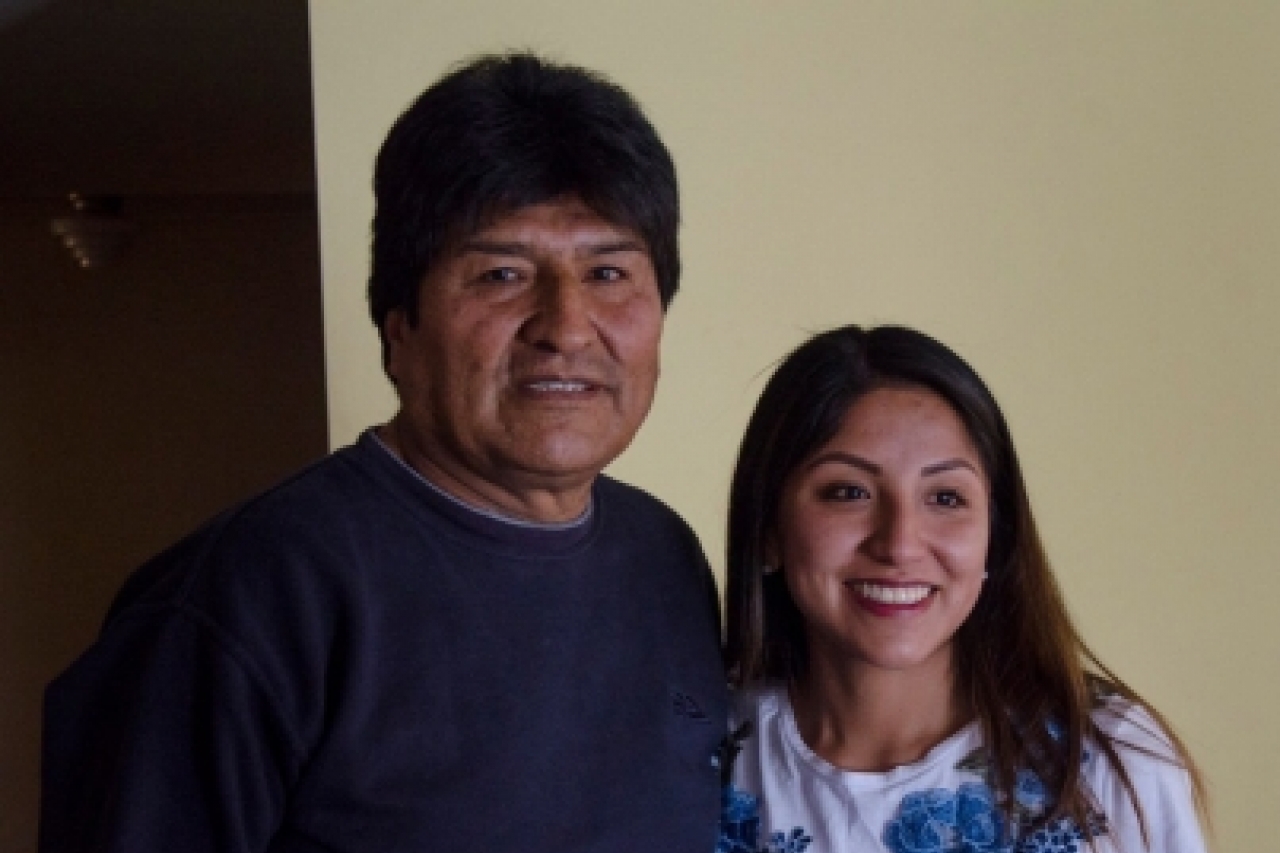 Bolivia autoriza salida de hija de Evo Morales a México