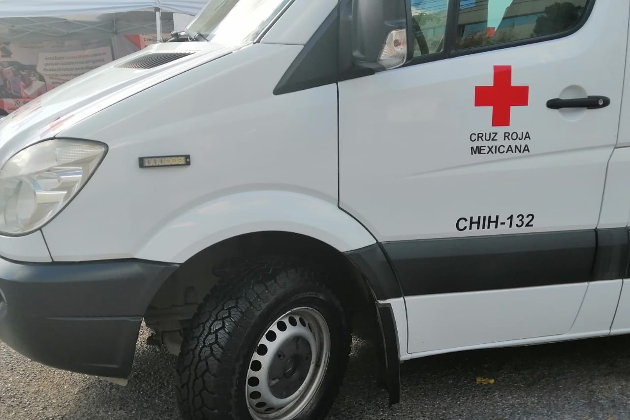 Empleados de APTIV donan llantas para ambulancias de Cruz Roja