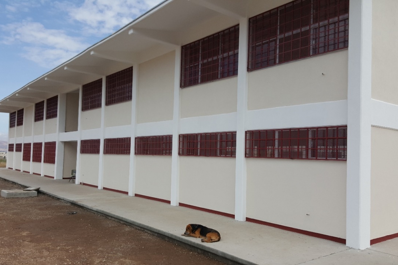 Construye Ichife 8 escuelas en el estado