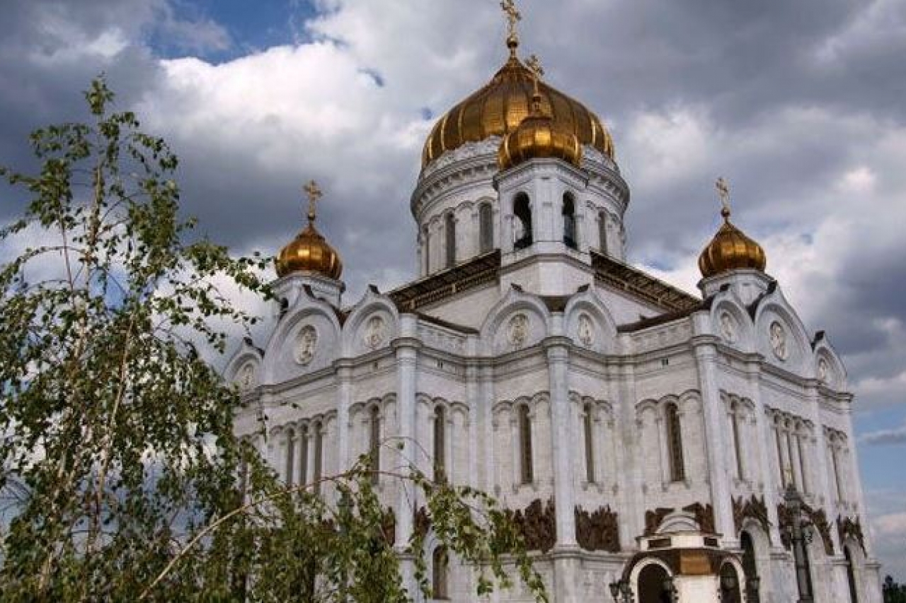 Reportan amenaza de bombas en Catedral y centro comercial de Moscú