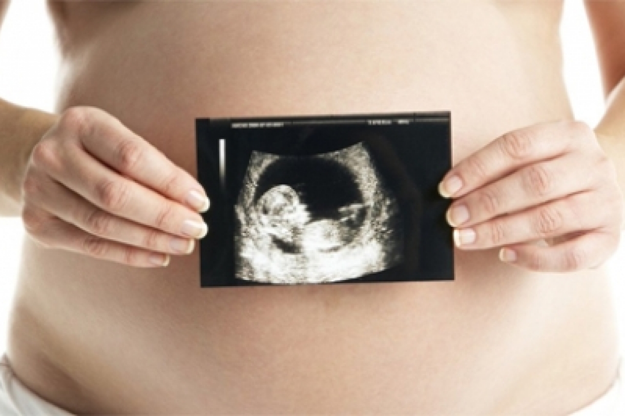 Mujeres deberán ver y escuchar al feto antes del aborto