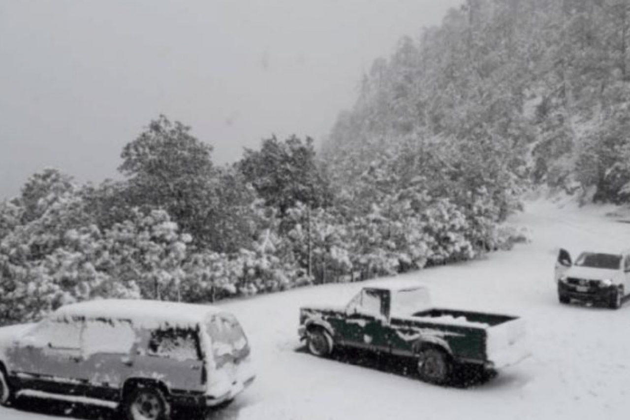 Cierran autopista Durango-Mazatlán en ambos sentidos por nevada 