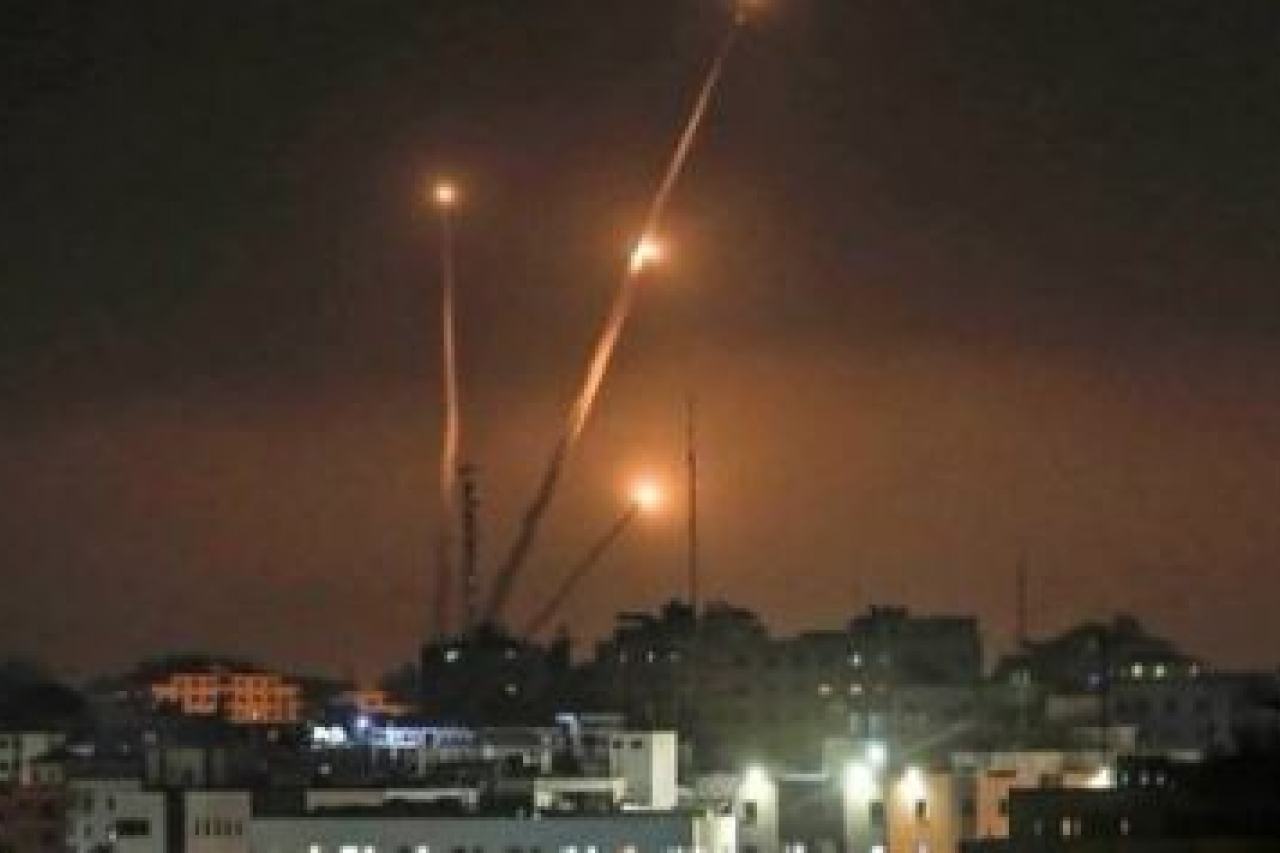 Impactan 3 cohetes cerca de embajada de EU en Irak