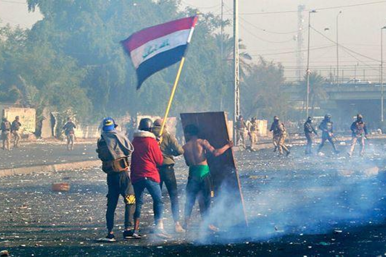 Ataque con cohete a embajada EU en Bagdad deja una persona herida