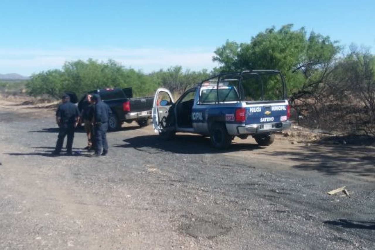 Despojan a familias de camionetas en ‘narco retén’ en vía corta Parral-Chihuahua