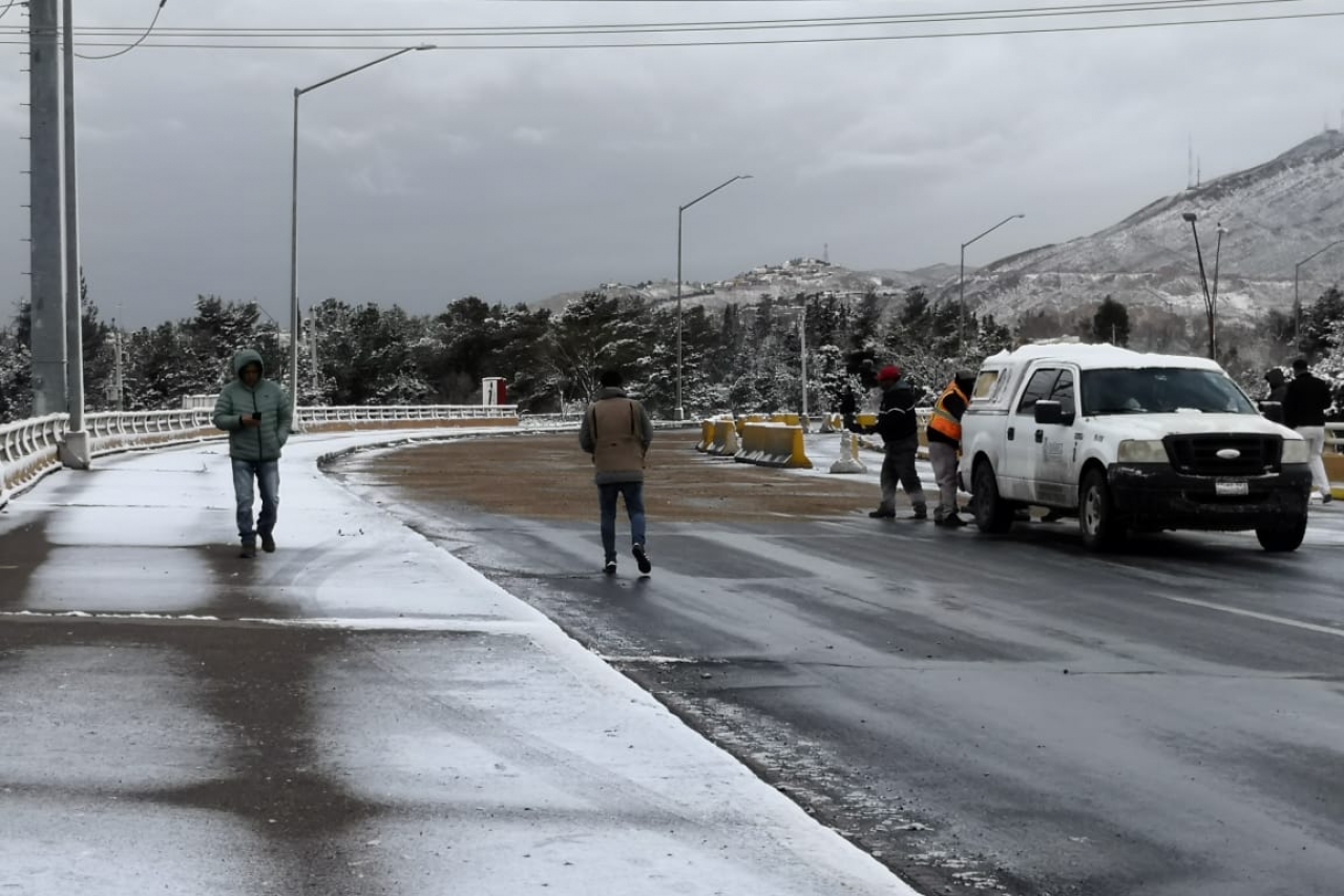 Nevada causa accidentes en Juárez