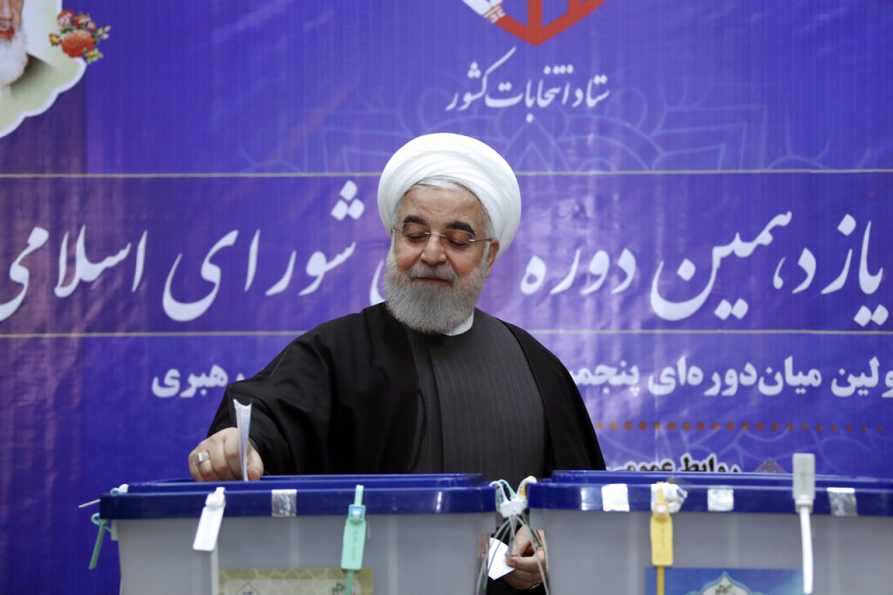 Intransigentes de Irán en ventaja en primeros recuentos