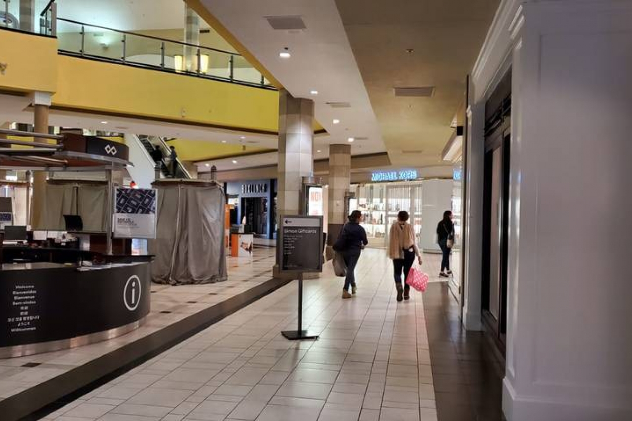 Reabrirán áreas de comida en malls de El Paso