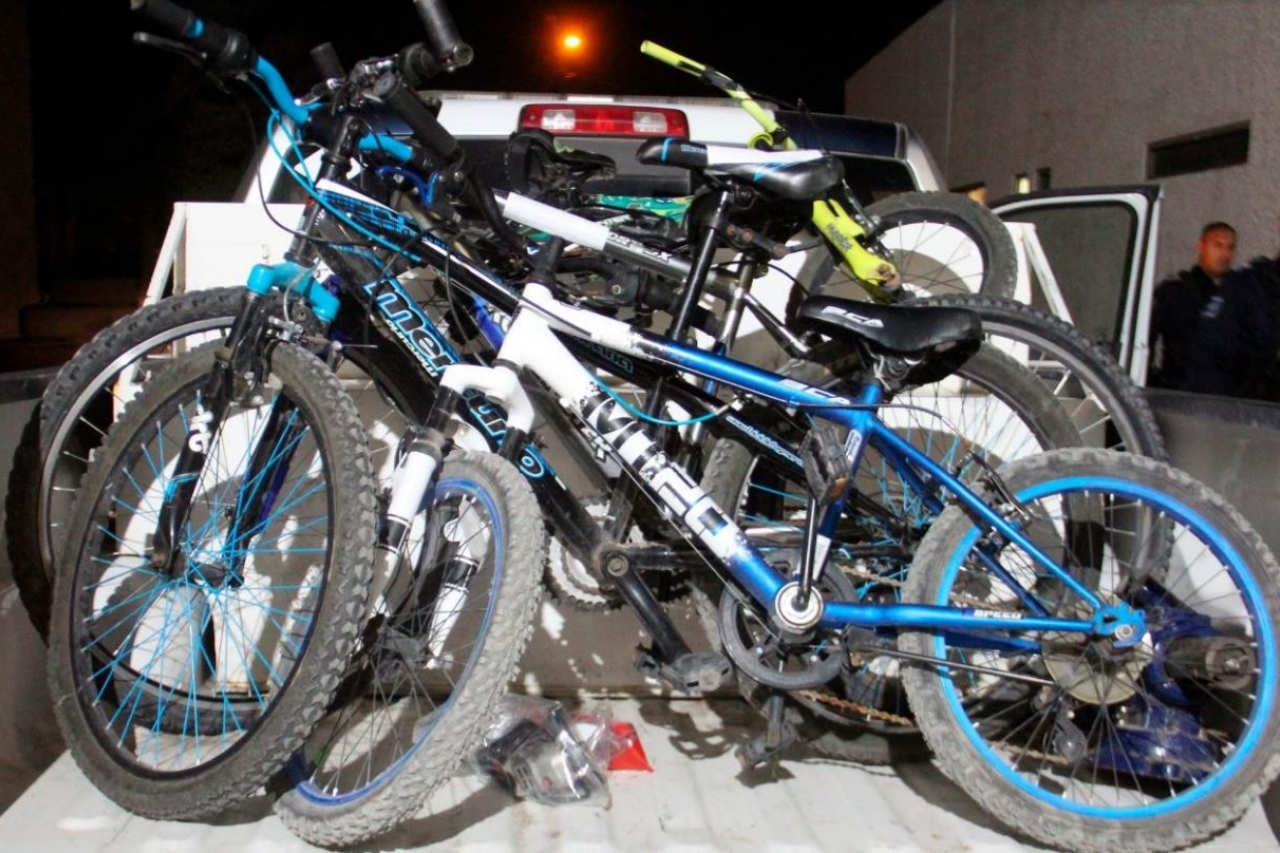 Arrestan a dos adolescentes acusados de robar bicicletas