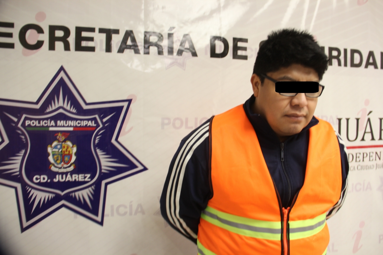 Arrestan a presunto narcomenudista en crucero de la Óscar Flores
