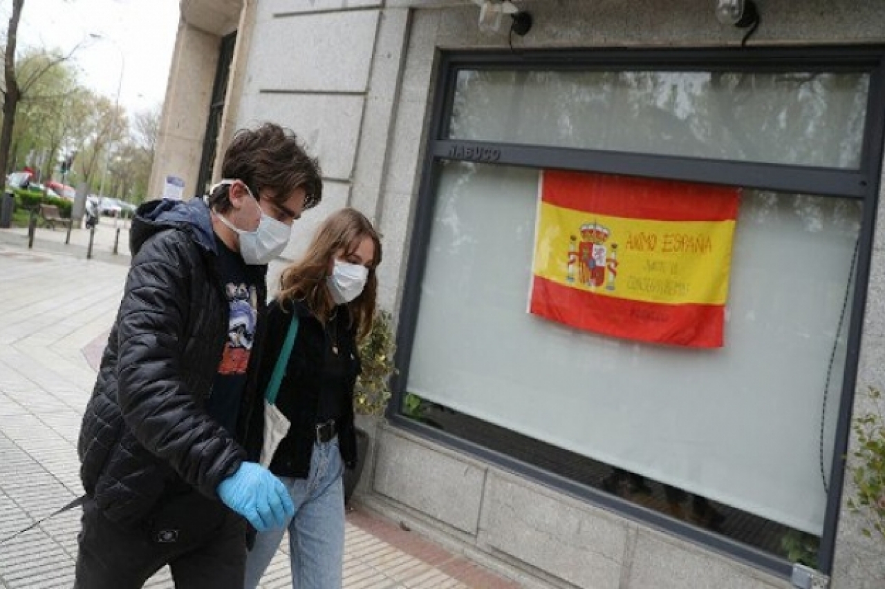 España estudia decretar otro estado de alarma para imponer toque de queda