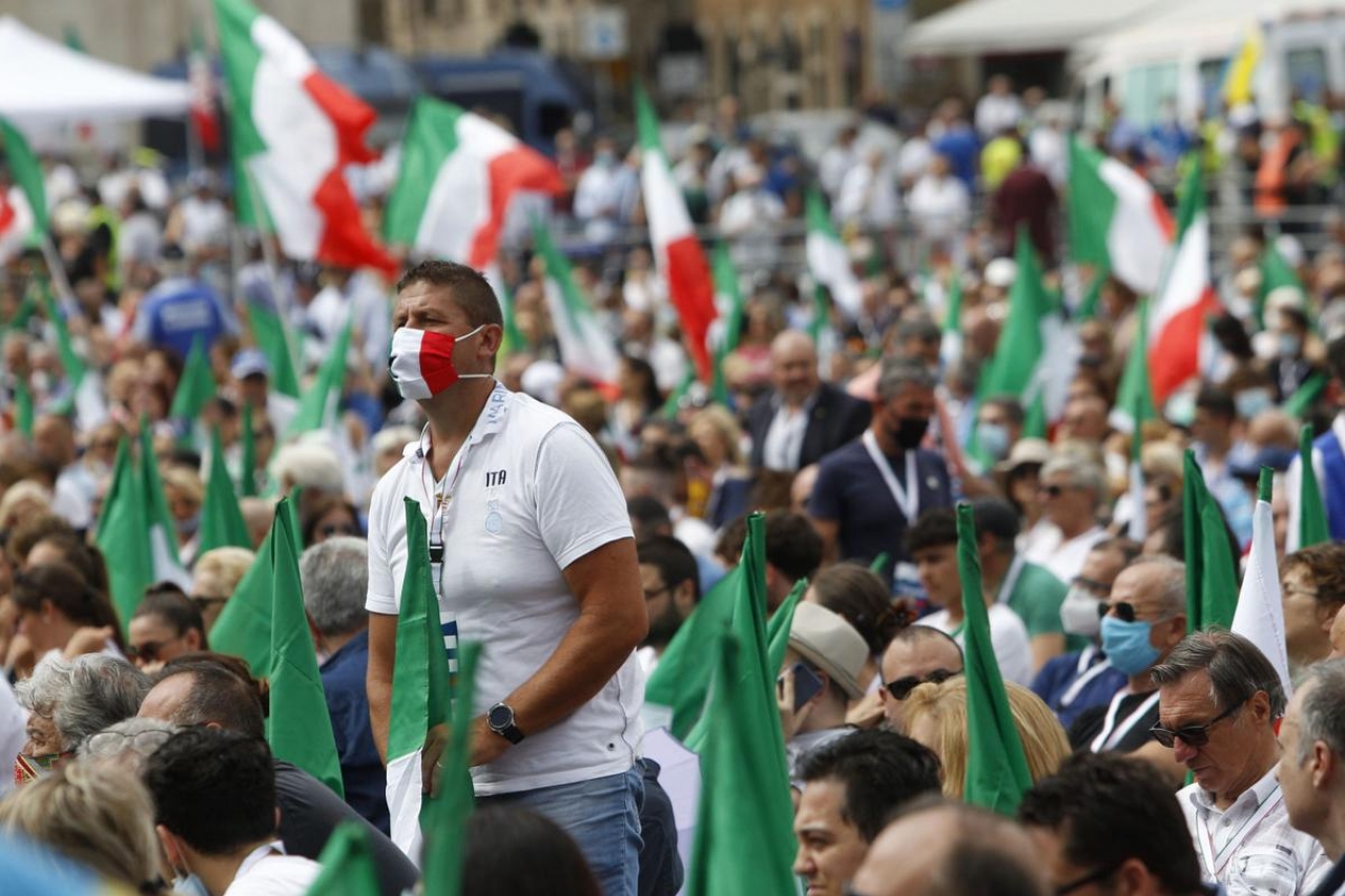 Italia registra aumento de contagios