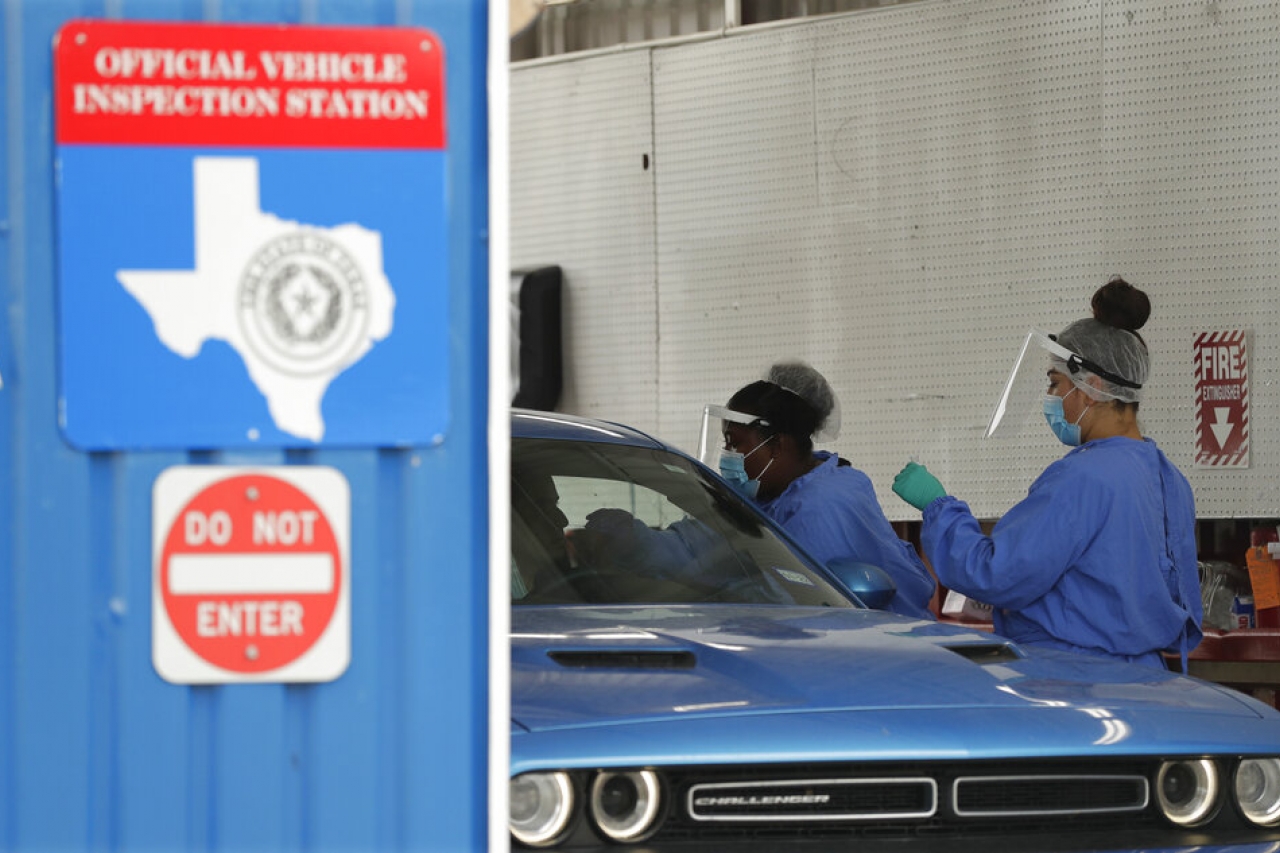Supera Texas los 10 mil casos nuevos de coronavirus en un día
