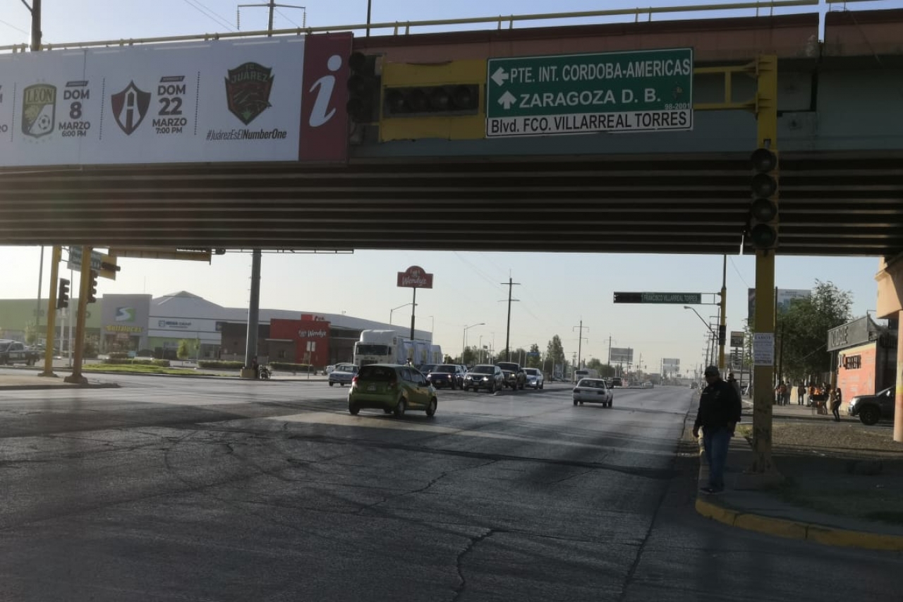 Fallan semáforos en Gómez Morín y Villarreal Torres