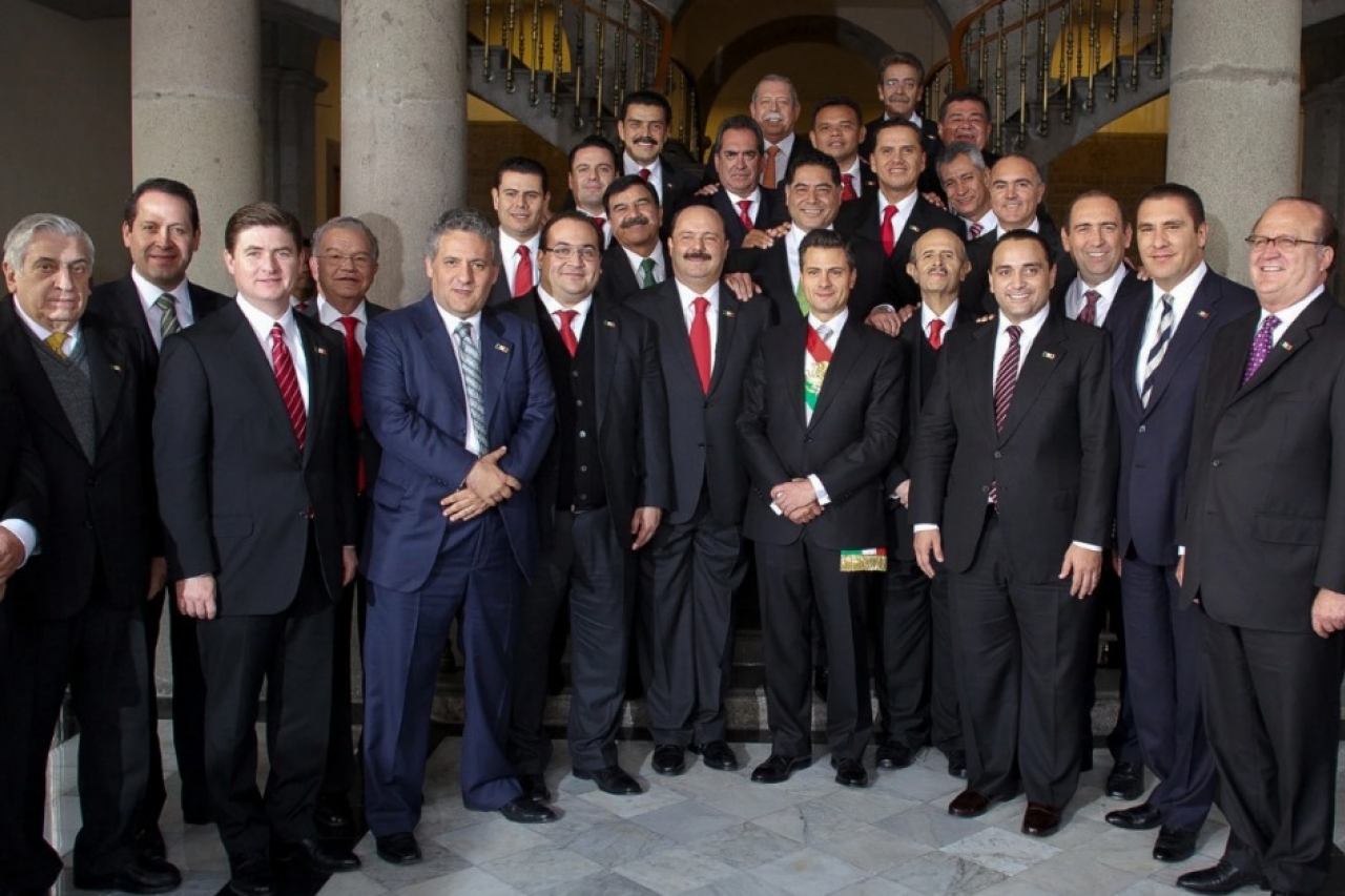 'Foto maldita' junto a Peña Nieto; van 8 exgobernadores detenidos