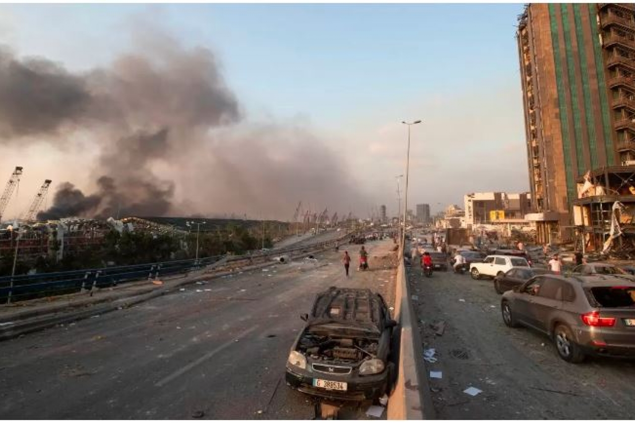 Más de 50 muertos y 2 mil 750 heridos por explosión en Beirut