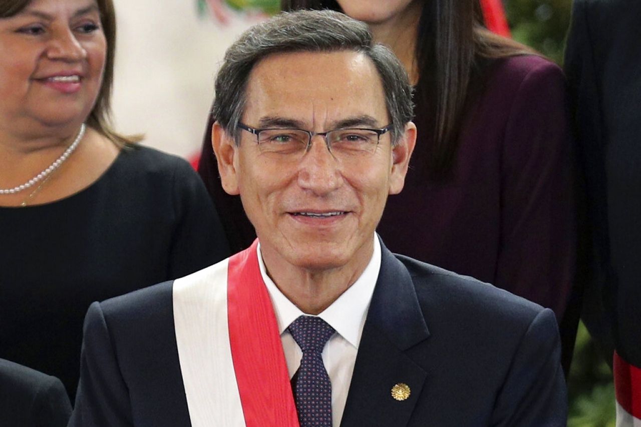 Perú se queda sin ministros durante su peor crisis sanitaria