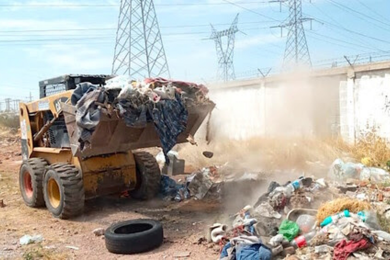 Retira Municipio más de mil toneladas de basura y ‘tiliches’ de predios