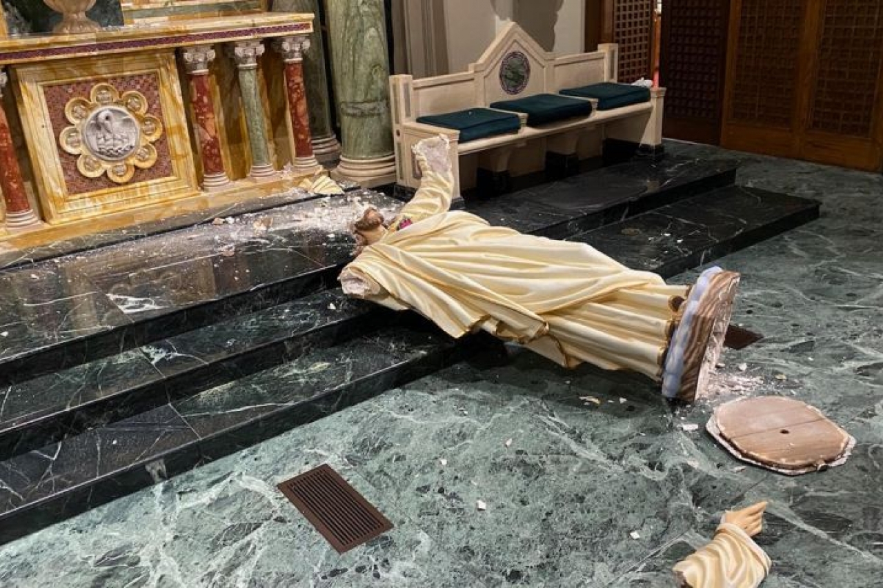 Vandalizan estatua del Sagrado Corazón en iglesia de El Paso
