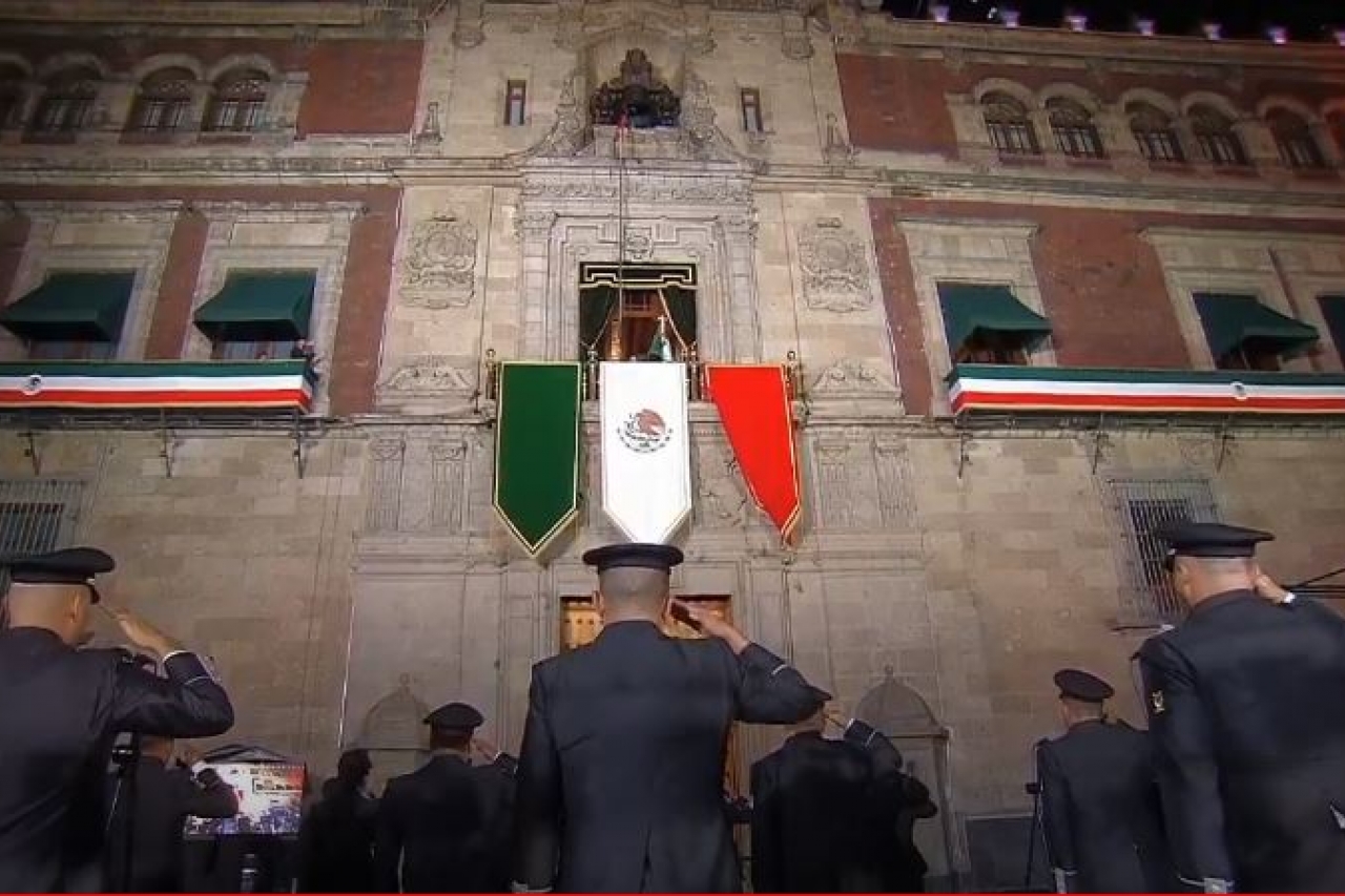 ¡Viva México! Celebra AMLO 'Grito' de Independencia sin público