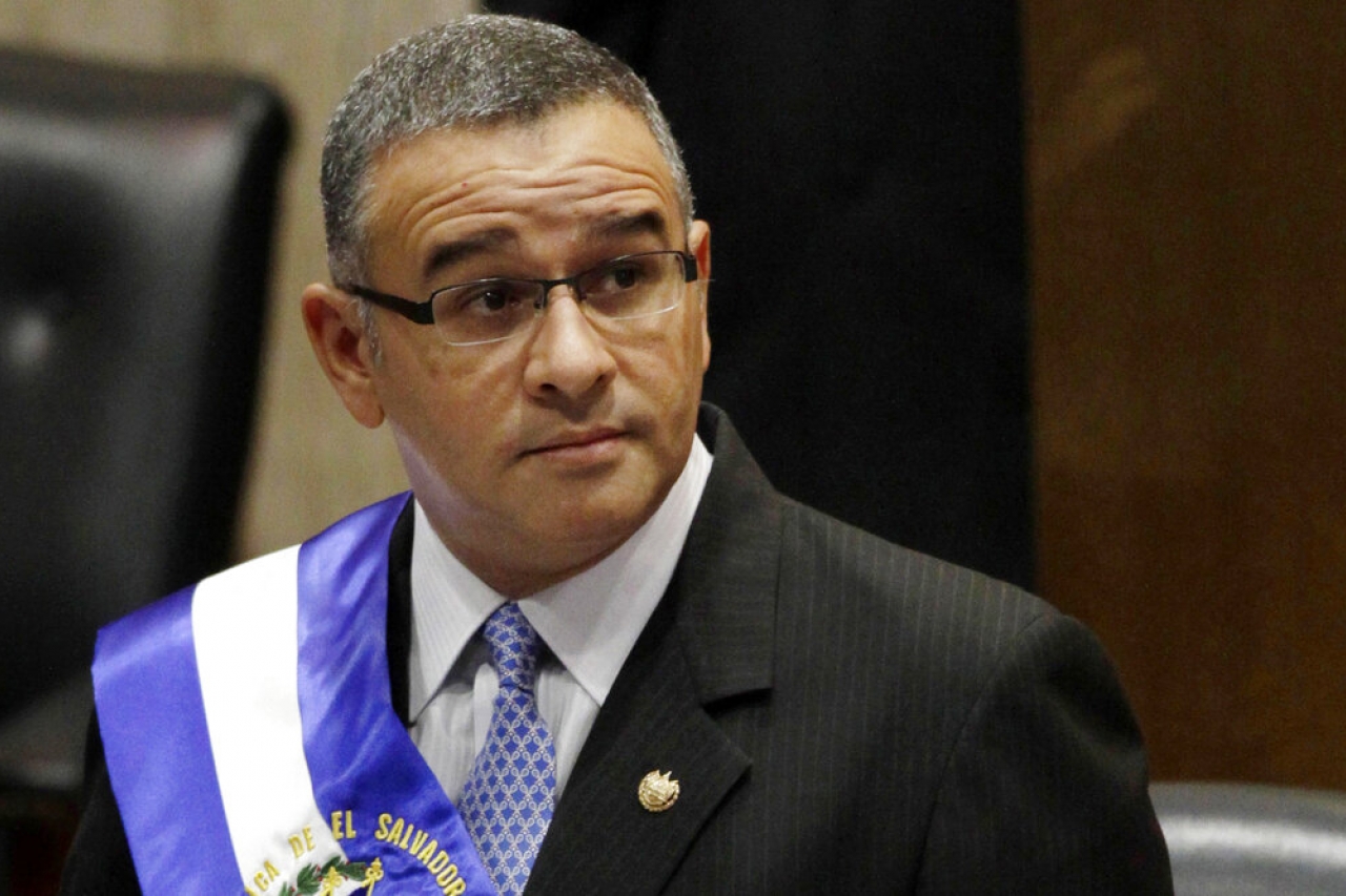 Giran orden para detener a expresidente de El Salvador